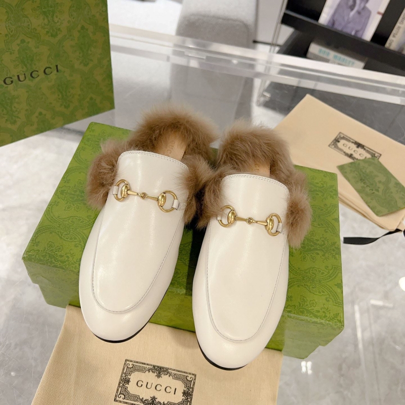 G*u*i leather shoes